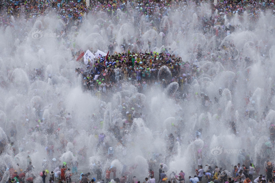 Clothing brand uses recycled denim to create new line of jackets