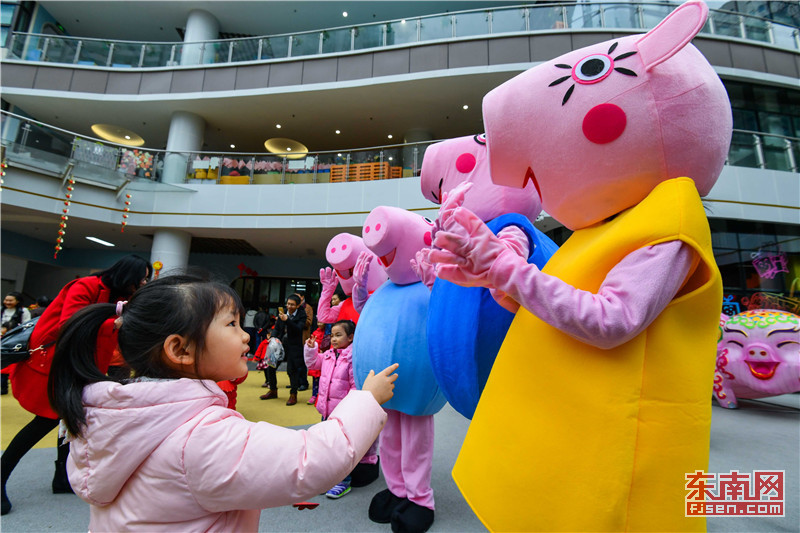 A large bookstore opened a new location with a children’s play area and book club meetings
