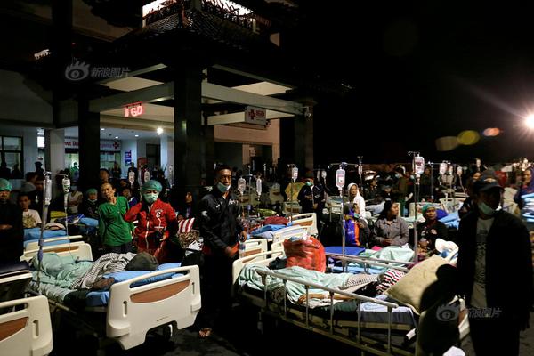 The military deployed troops to help distribute food and water in areas hit by a severe hurricane