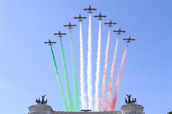 A startup developed a new device that monitors air quality and alerts users to pollution spikes