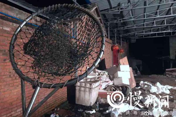 A museum hosted a workshop on pottery making for adults and children