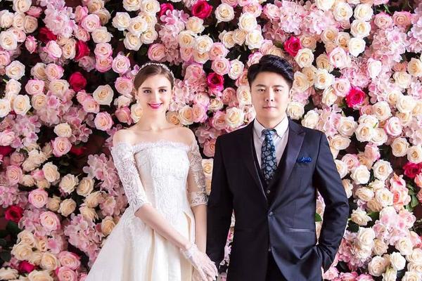 Ice cream shop makes homemade ice cream with local fruit