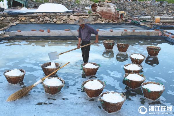 Researchers developed a new method to produce clean drinking water from saltwater