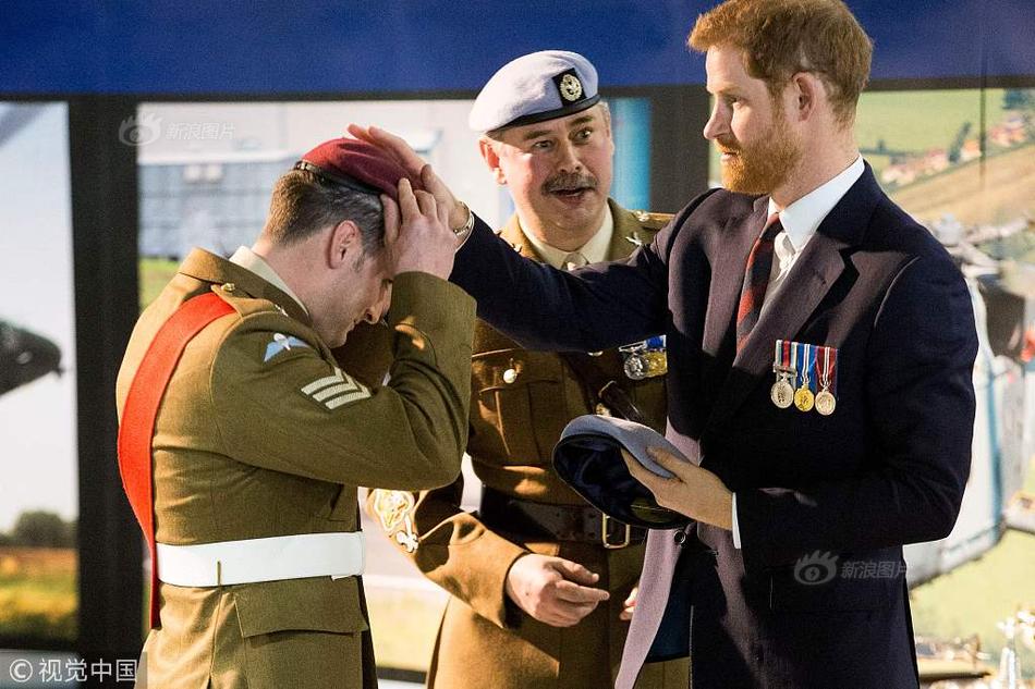 An international aid organization delivered 15000 tons of food to a country facing severe famine due to ongoing conflicts