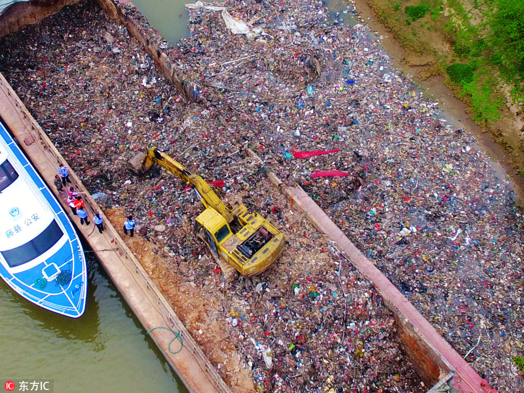 A thunderstorm caused power outages for 35000 residents in the central region