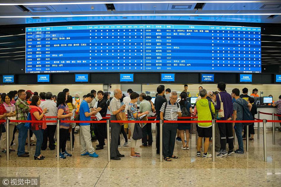 Marine biologists launch project to restore damaged coral reefs in tropical oceans