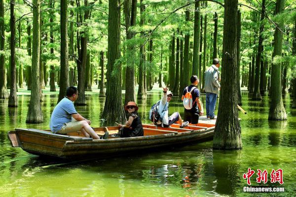 A fire department conducted a fire safety workshop at a local elementary school