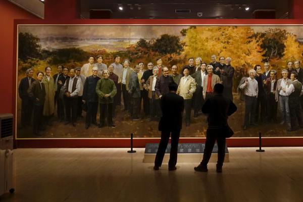 A national park started a guided tour program led by park rangers