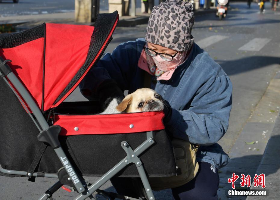 The national parliament passed a new law to protect consumers from false advertising imposing heavy fines on violators