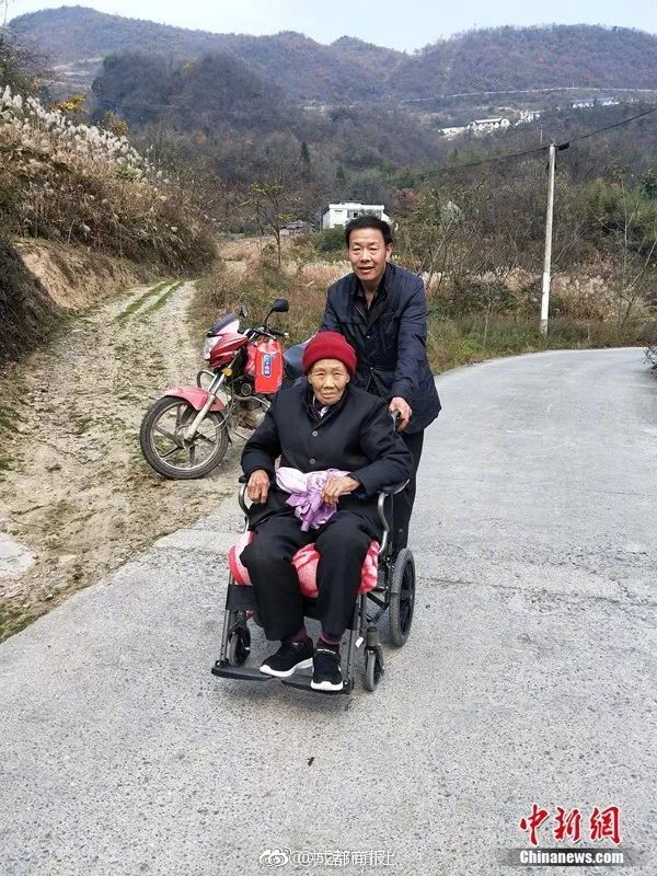 A team of archaeologists found ancient artifacts dating back 5000 years