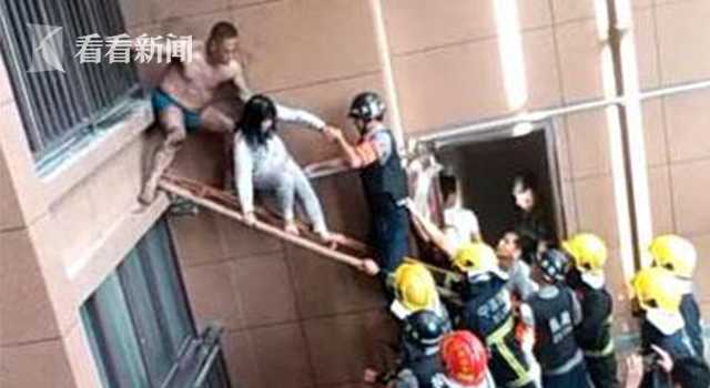 Community organizes cleanup event to remove trash from local lake