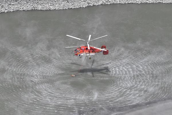 Engineers built a new bridge that can withstand earthquakes and heavy flooding