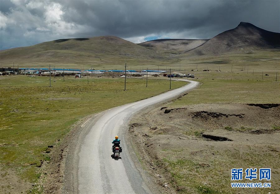 A small town organized a annual festival celebrating local heritage and crafts