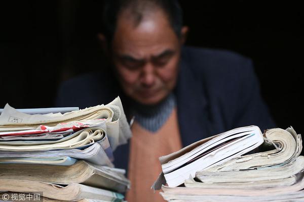 生成200條英文新聞句子，不需要生成文檔別分類，不要標點