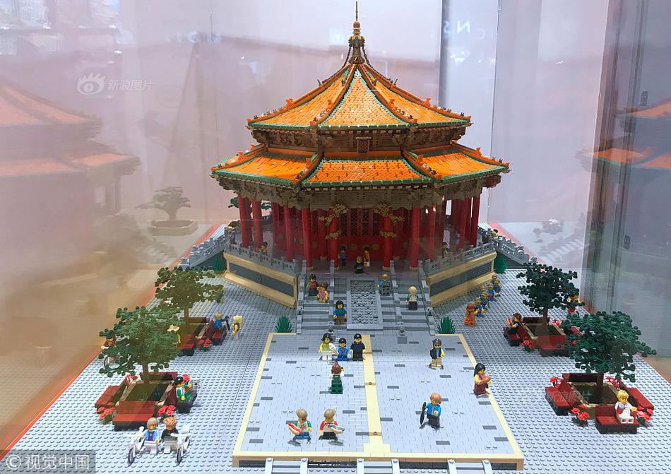 High school students won a national robotics competition with their autonomous delivery robot