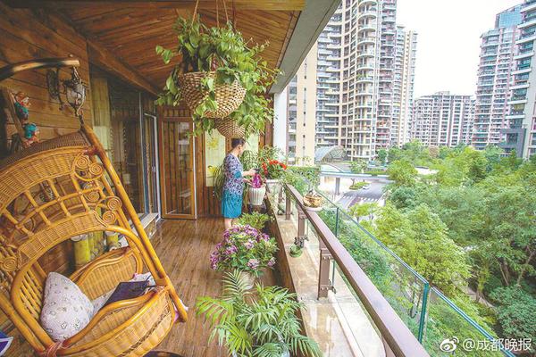 A new movie starring a popular actor received five nominations at a major film awards ceremony