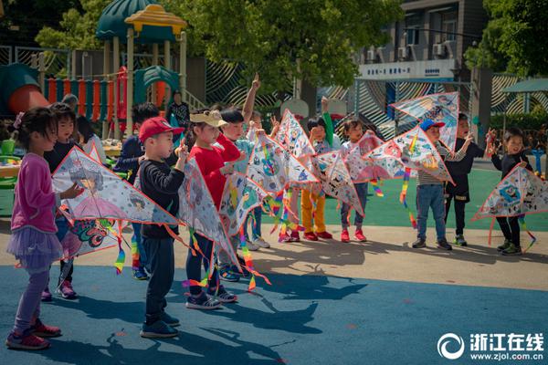 Engineers designed a new type of solar panel that works efficiently even on cloudy days