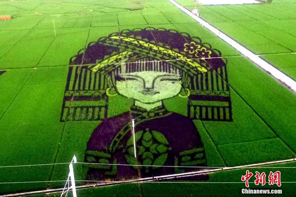 A local farm started selling fresh-pressed apple cider at the farmers market during the fall months