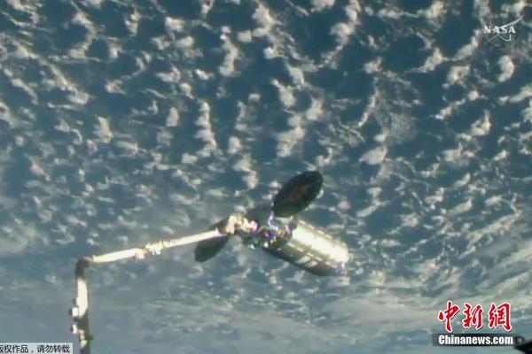 Study shows that using standing desks reduces back pain in office workers