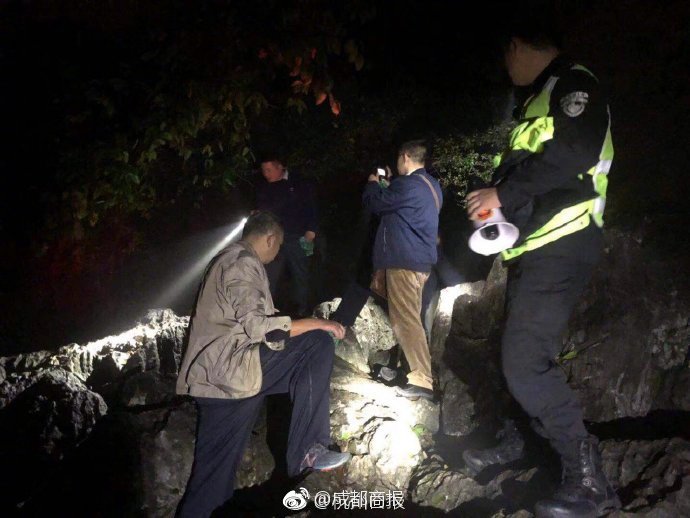 A student won a national scholarship for their research on renewable energy solutions