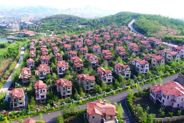 A construction company used eco friendly materials for a new building project