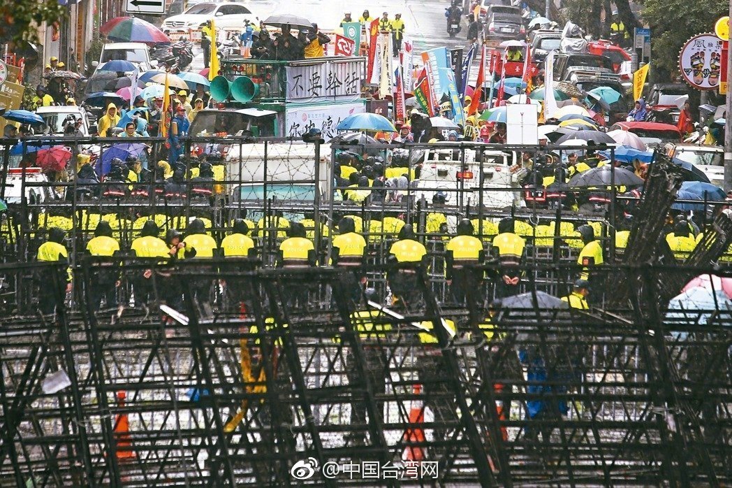 A farmers market started accepting food stamps to make fresh produce more accessible