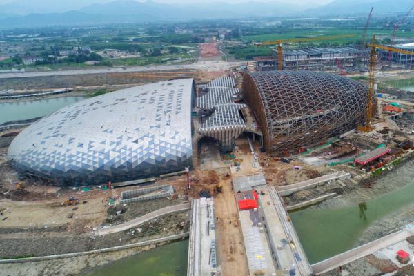 Local farmers reported a 25% increase in tomato yields due to a new organic fertilizer