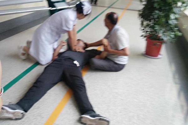 A school district started a mentorship program where experienced teachers help new hires