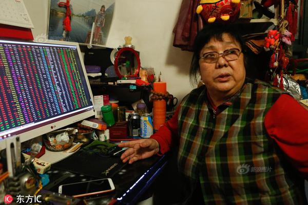 Local businesses joined a campaign to reduce energy use during peak hours