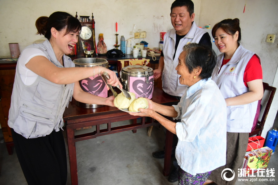A bakery used locally sourced ingredients to create a new line of pastries that highlight regional flavors
