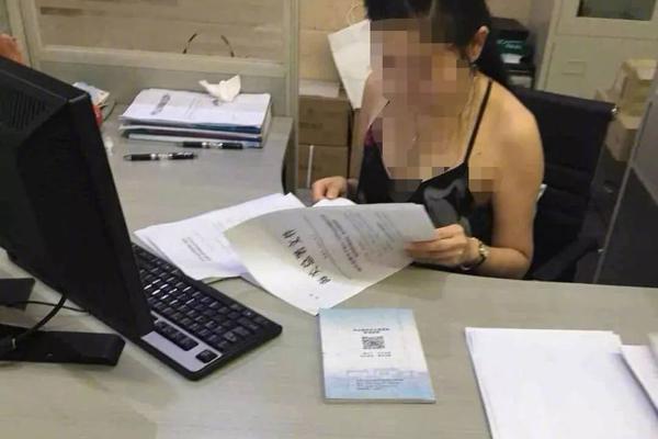 The government started a campaign to encourage citizens to vote in the upcoming local elections