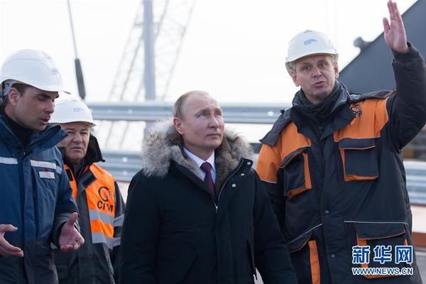 Book club discusses novel about climate change and environmental activism