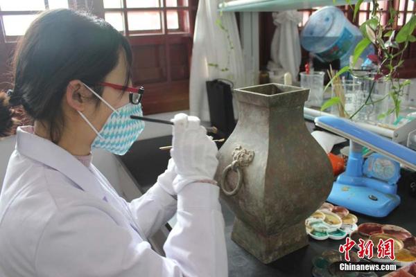 The government announced a new program to help homeless people find permanent housing with a budget of $130 million