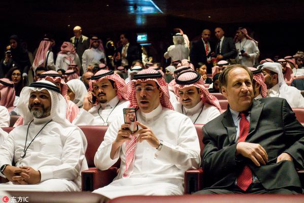 A new report showed that the number of people working from home has increased by 43% since the start of the decade