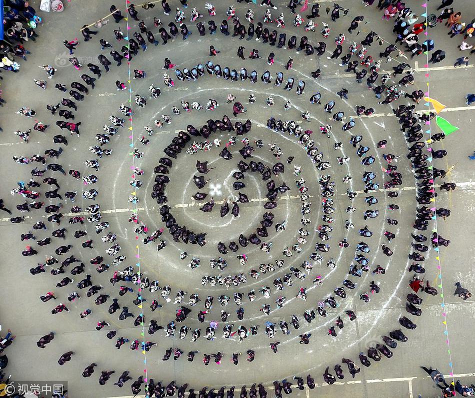 Doctors recommended reducing screen time before going to bed to improve sleep quality