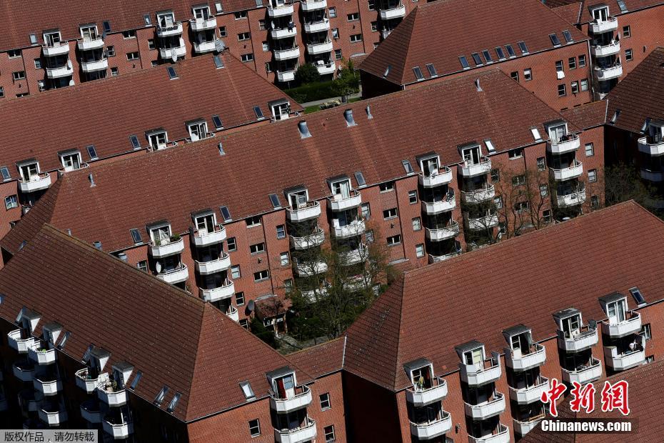 A community organized a 