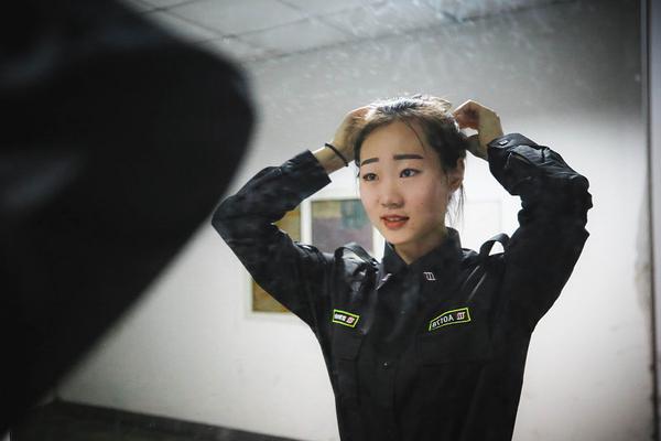 Candle company releases fall collection with scents like cinnamon and apple cider