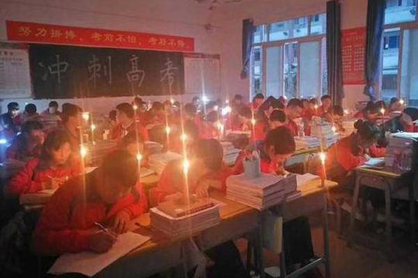 Study finds that reading to young children increases their vocabulary by 30 percent