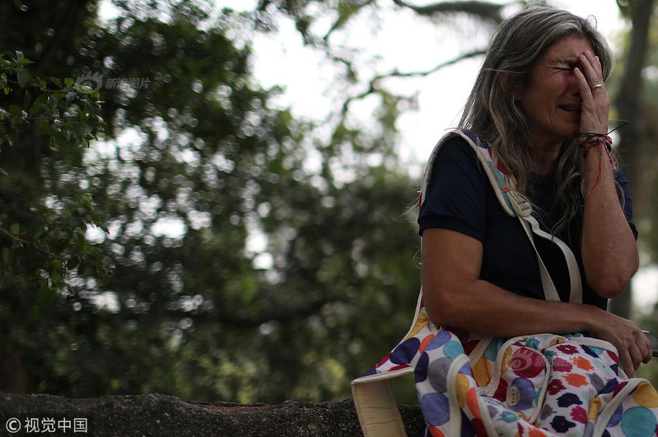 A hospital started a smoking cessation program with counseling and medication support