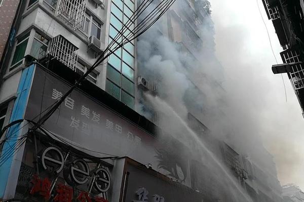 Community center offers free classes in computer skills for seniors