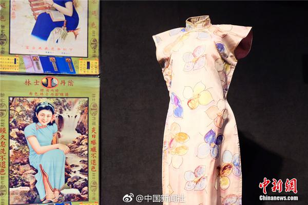 Tennis player wins first Grand Slam title after defeating defending champion