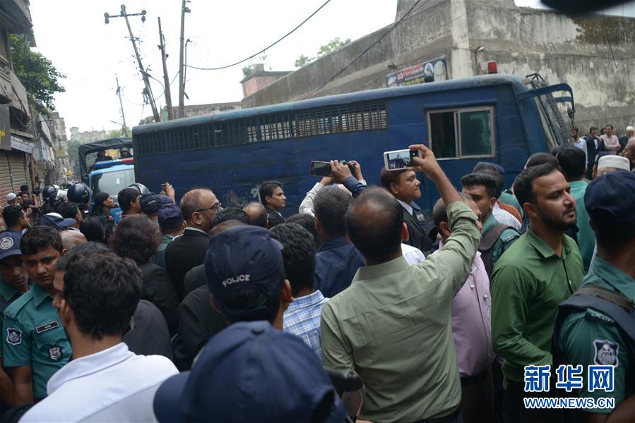 The government launched a campaign to promote tourism in small towns with historical sites